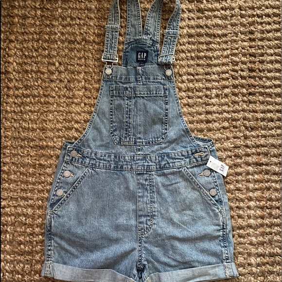 GAP JEAN DENIM SHORTS SHORTALLS NWT Size XS - Picture 1 of 6